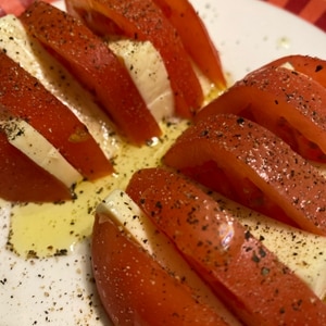 ベビーチーズで作る⭐簡単カプレーゼ風トマトサラダ